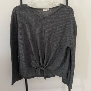 Gray waffle v-neck tie shirt with tie